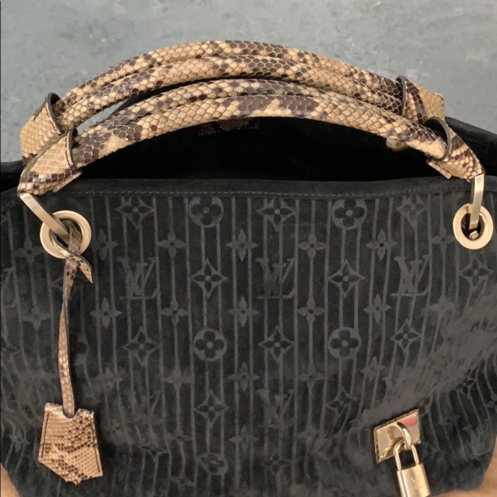 LOUIS VUITTON WHISPER KHOL MONOGRAM TOTE - Picture 5 of 14